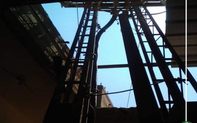 عامود كهرباء ضغط عالى داخل حرم مسجد في السنبلاوين