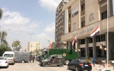 مدير أمن الدقهلية يتفقد مجمع محاكم المنصورة قبل جلسة “قاتل ابنيه”