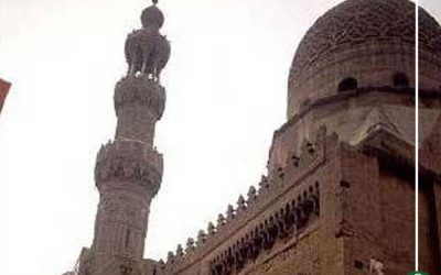 مصلون يؤدون صلاة الجمعة بدون خطبة لغياب الخطيب بالدقهلية
