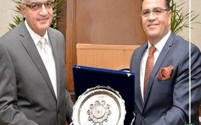 جامعة المنصورة تكرم رئيسها السابق لانتهاء فترة رئاسته