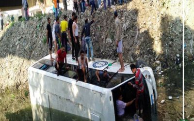 مصرع أسرة في انقلاب سيارة بترعة منية النصر