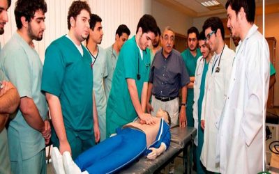 9 معلومات عن «مزاولة الطب» قبل إقراره