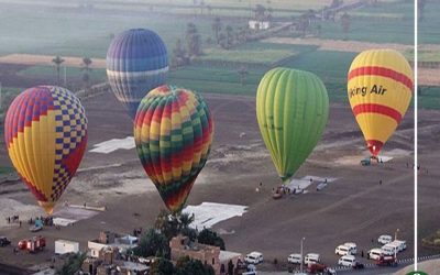 سماء الأقصر تتزين بـ20 رحلة بالون طائر