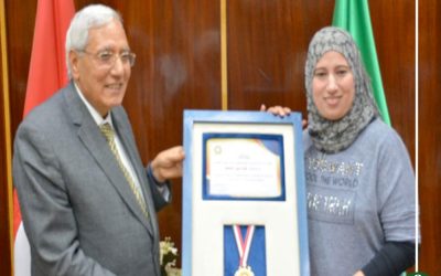 محافظ الدقهلية يكرم 22 من الشباب لجهودهم خلال الاستفتاء