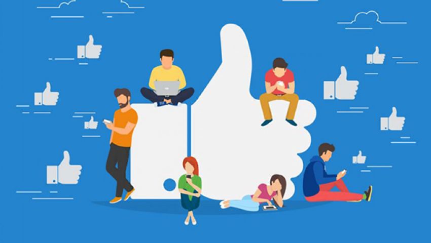 «الفيس بوك» منصة هادفة أم هادم للعلاقات