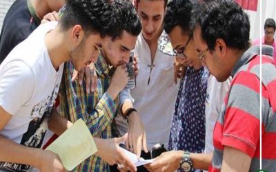 احتفال بين طلاب الدقهلية لسهولة امتحان اللغة العربية