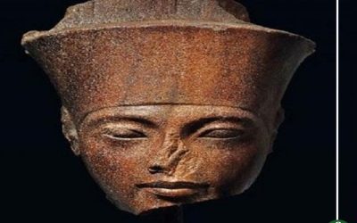 الآثار تطالب بوقف بيع 32 قطعة‏ بلندن بينها رأس توت عنخ آمون