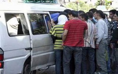 حبس وغرامة 500 جنيه عقوبة تحميل ركاب زيادة في السيارات